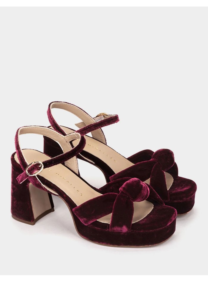 Sandalias de terciopelo para invitadas