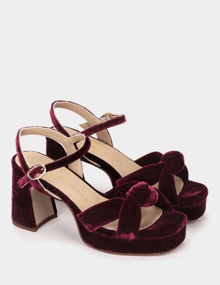 Sandalias de terciopelo para invitadas