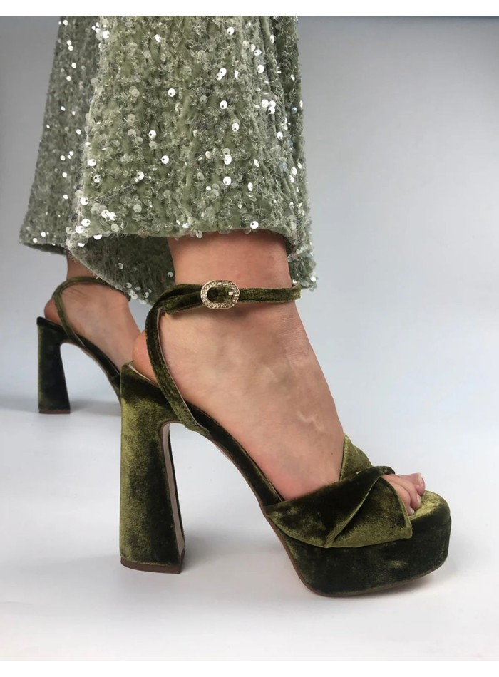 Sandalias de tacón alto de terciopelo verde oscuro