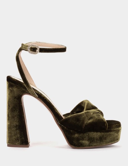 Sandalias de tacón alto de terciopelo para invitadas