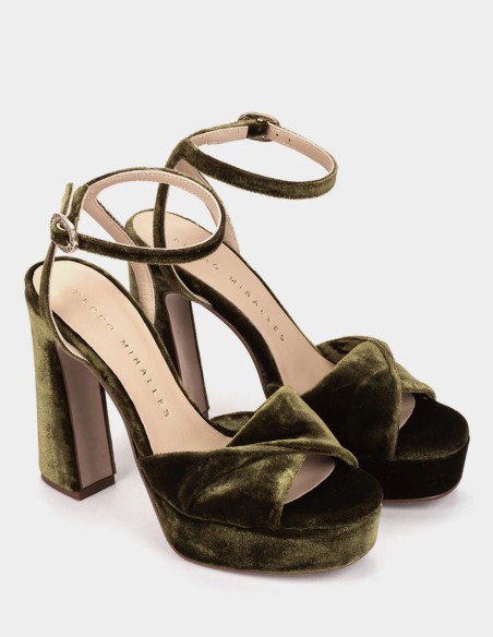 Sandalias de terciopelo para invitada