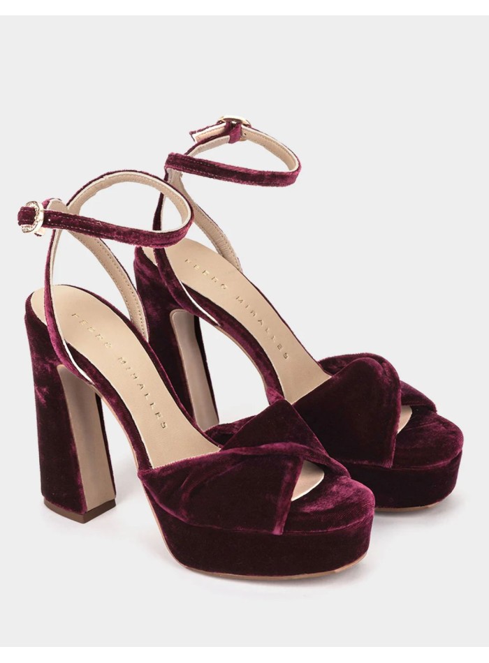 Sandalias de tacón alto de terciopelo para invitadas