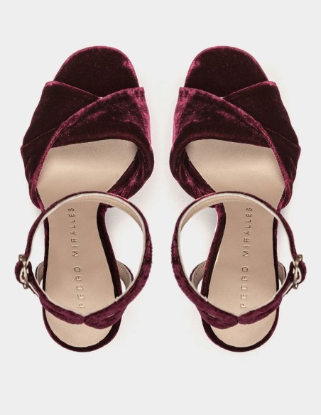 Sandales à talons hauts en velours bordeaux
