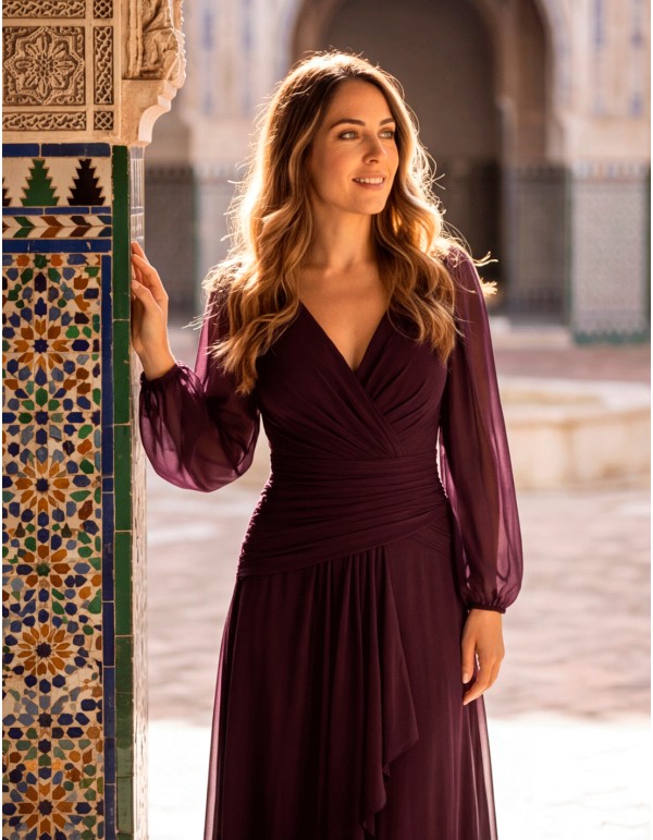 Vestido de fiesta largo color ciruela con escote cruzado y manga larga de gasa 2