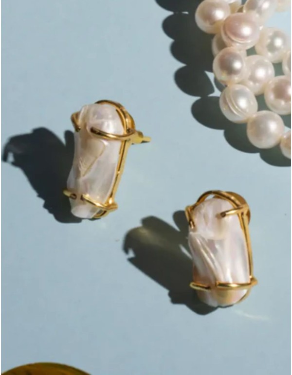 Pendientes con perla irregular de diseño elegante 2