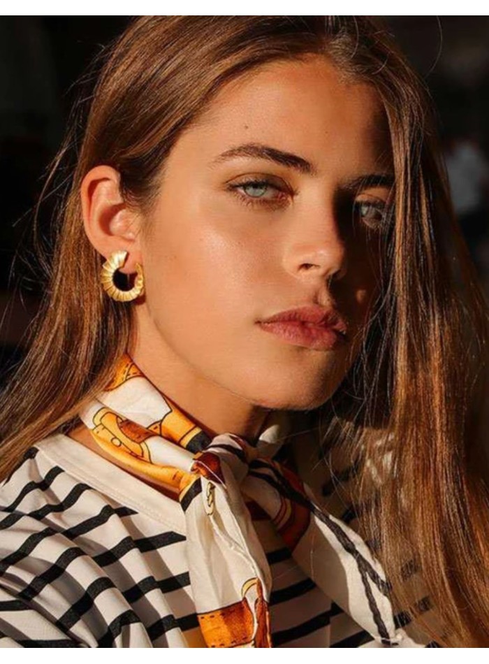 Élégantes boucles d'oreilles en spirale étagée
