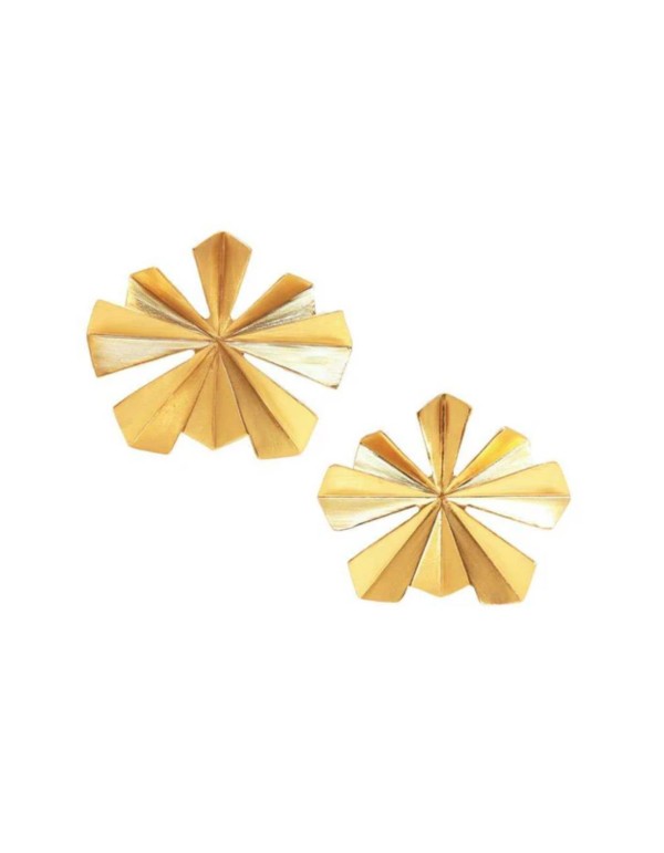 Large gold flower-shaped earrings 2