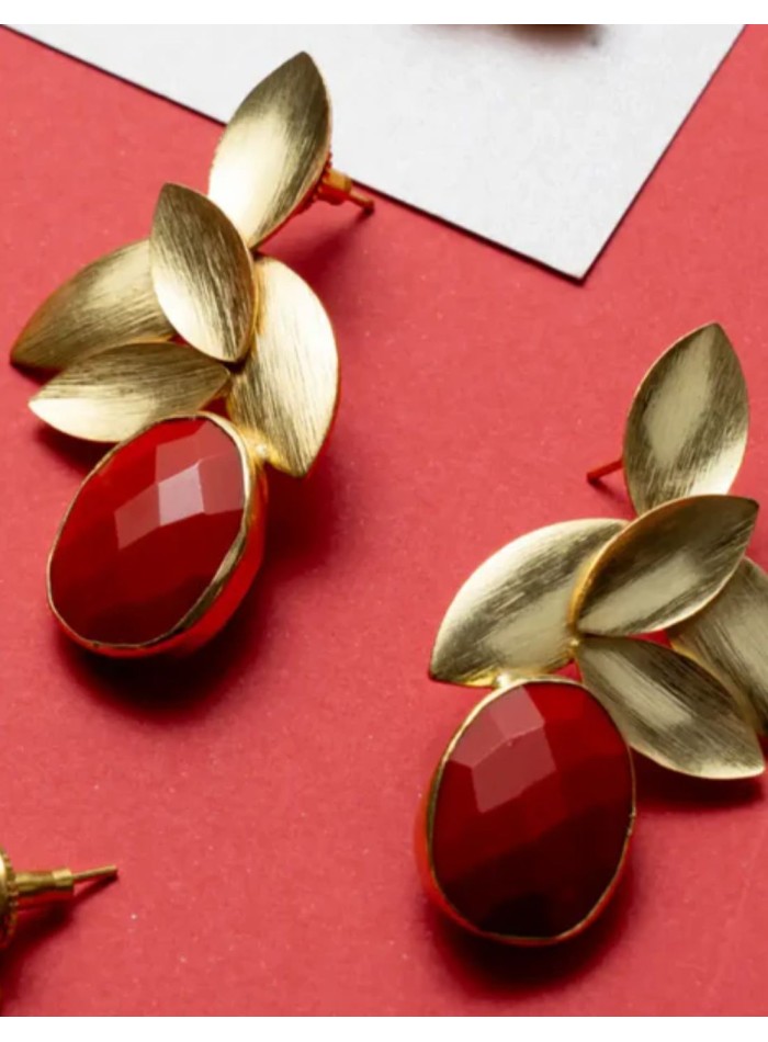 Guest earrings with leaves and a red stone
