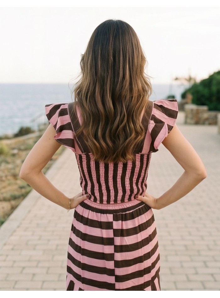 Conjunto de top y falda de rayas marrón y rosa de invitada