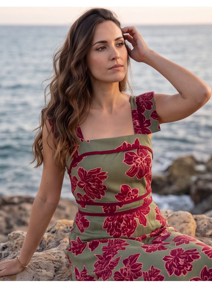 Vestido midi verde fluido con estampado floral rojo