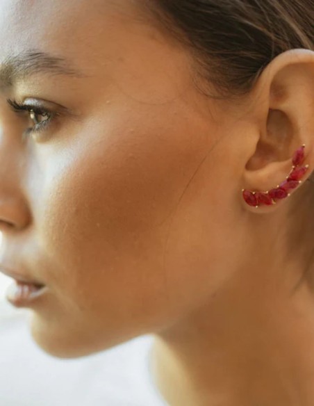 Boucles d'oreilles de style « grimpeur » ornées de pierres colorées