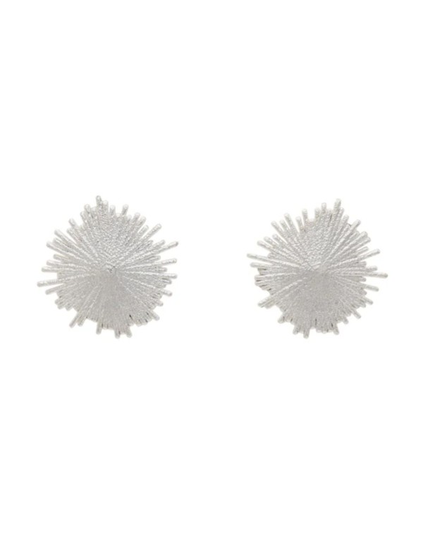 Circular silver earrings with irregular lines