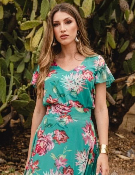 Short-sleeved blouse with a V-neckline and a print