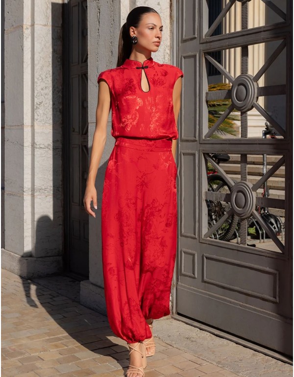 Pantalón bombacho rojo en tejido jacquard satinado