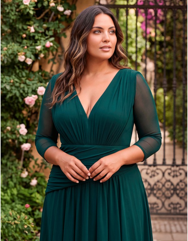 Vestido largo de fiesta talla grande verde botella con manga transparente