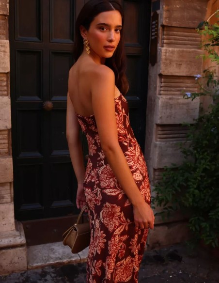 Vestido largo con palabra de honor y estampado floral