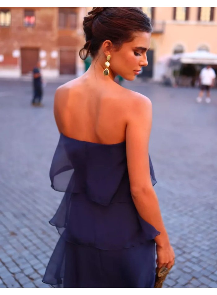 Vestido largo con escote palabra de honor y volantes azul marino