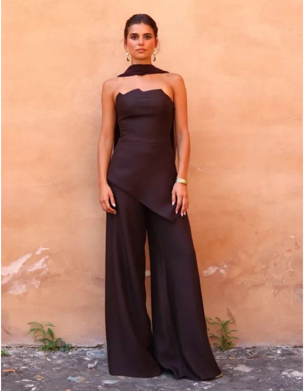 Chocolate-brown high-waisted long pants for female guests 2