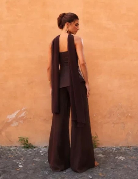 Chocolate-brown high-waisted long pants for female guests