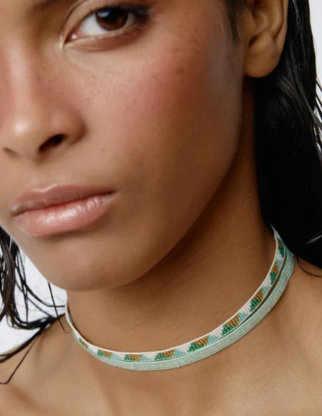 Choker artesanal de cuentas de cristal japonés hecho a mano