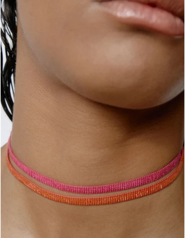 Handcrafted choker made of fuchsia Japanese glass beads