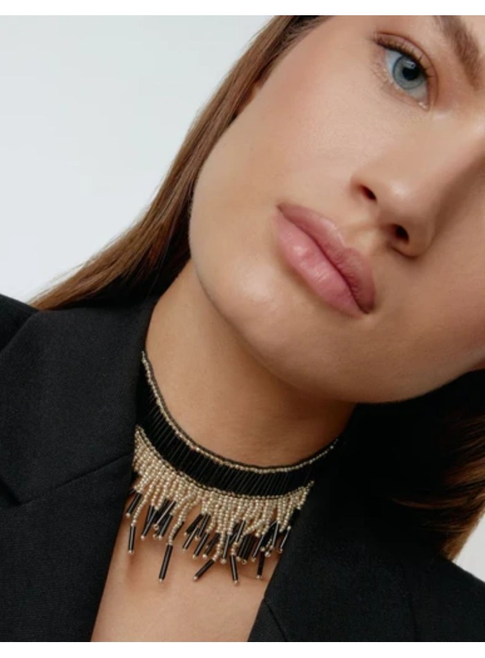 Choker made of metallic thread and silver- and...