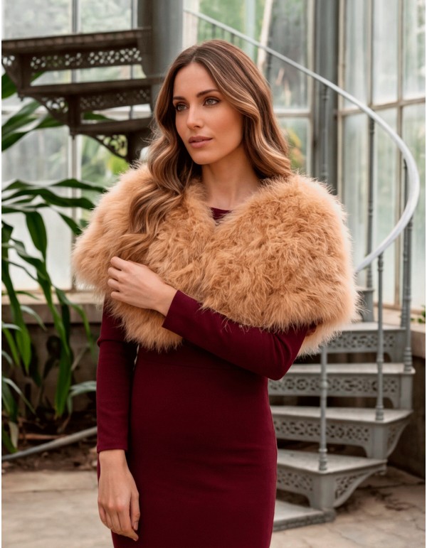 Estola de plumas camel teñida artesanalmente a mano 2