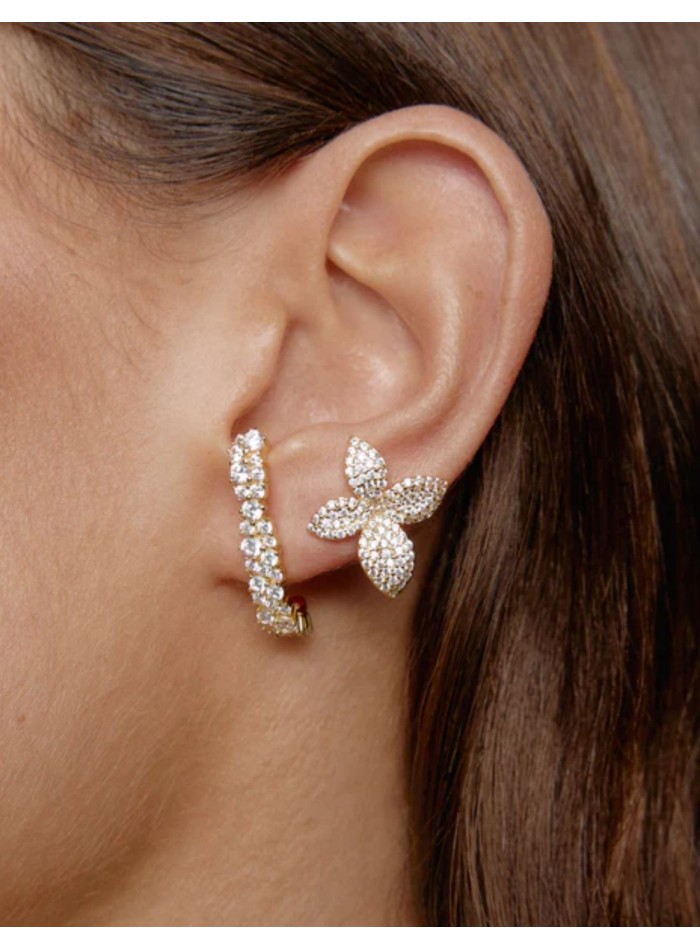 Ear cuff dorado con piedras circonitas blancas con baño de oro