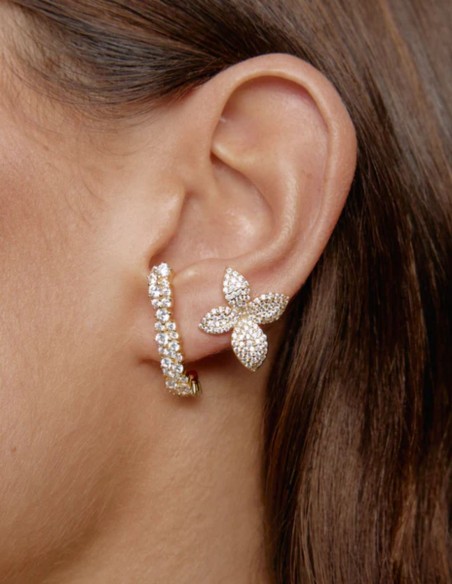 Ear cuff dorado con piedras circonitas blancas con baño de oro