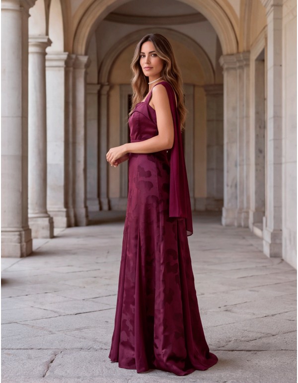 Robe longue bordeaux en jacquard à motifs floraux, avec foulard 2