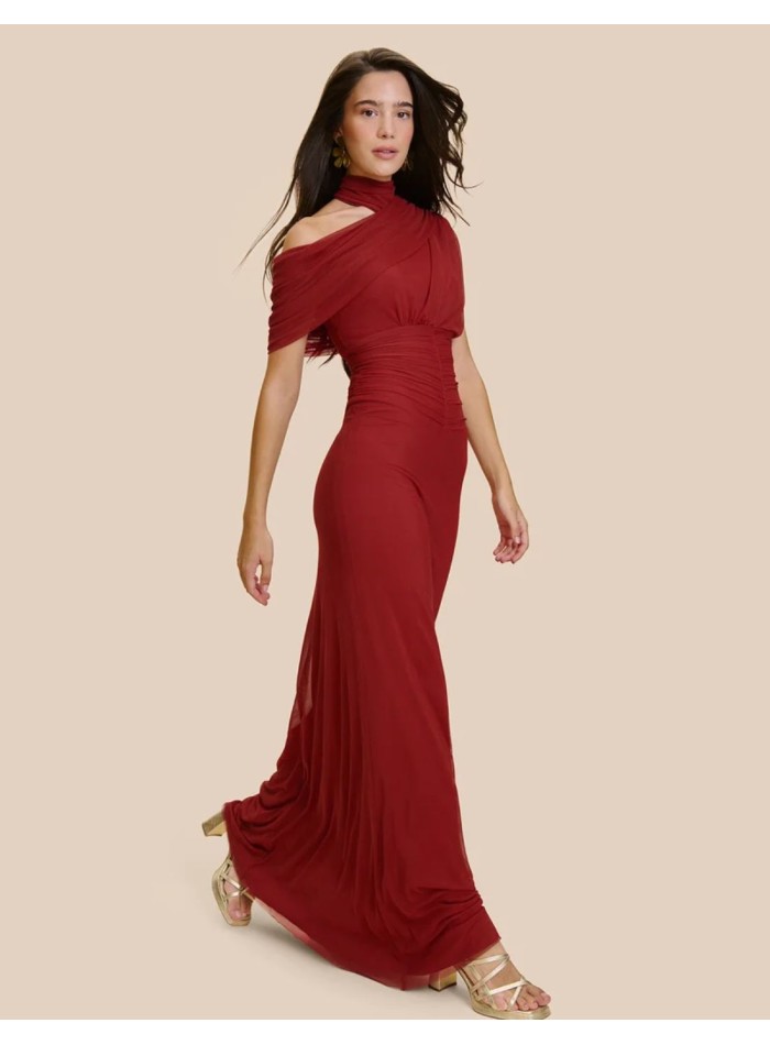 Vestido largo de invitada con silueta sirena y...