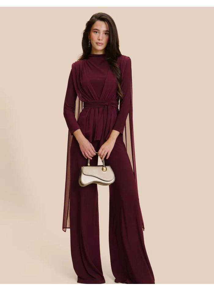 Blouse à manches longues, col fermé et ceinture