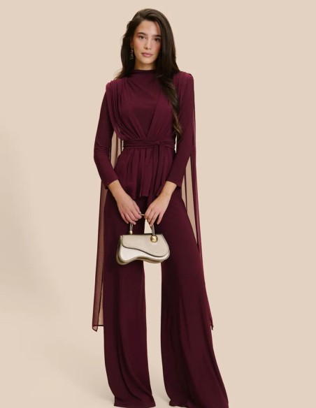 Blouse à manches longues, col fermé et ceinture