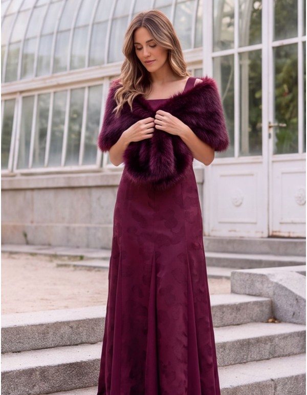 Étole en fourrure synthétique de couleur grenat 2