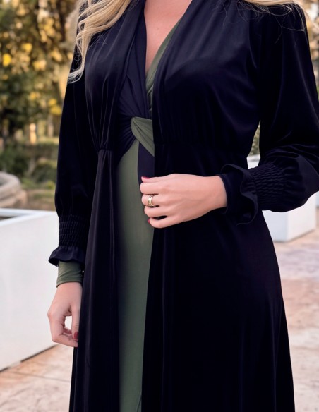 Kimono en velours noir pour femme, élégant, intemporel et très facile à porter de multiples façons.
