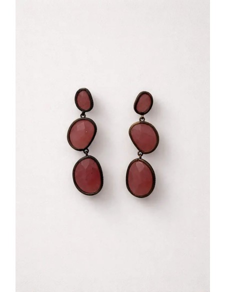 Boucles d'oreilles longues ornées de pierres colorées
