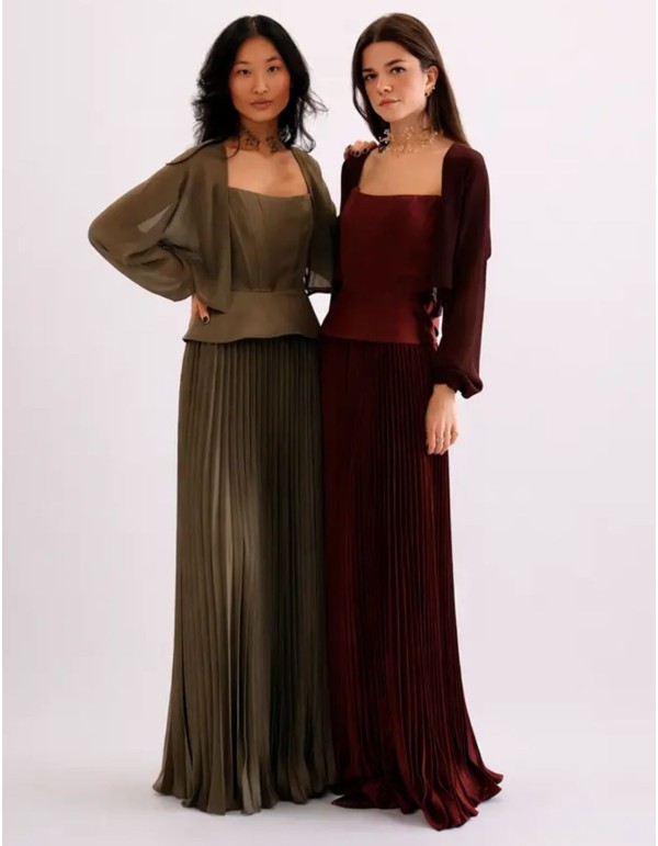 Ensemble deux pièces composé d'un corset sans bretelles...