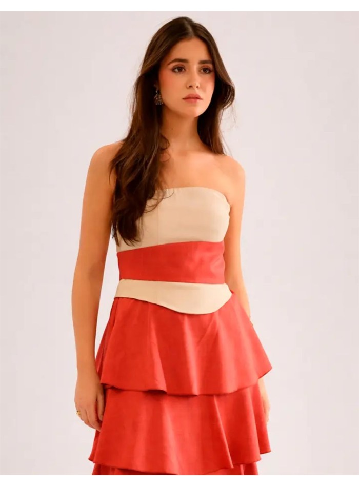 Vestido largo palabra de honor con detalle en la cintura en coral
