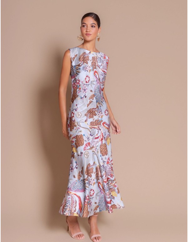 Vestido largo azul de satén con estampado de aves exóticas