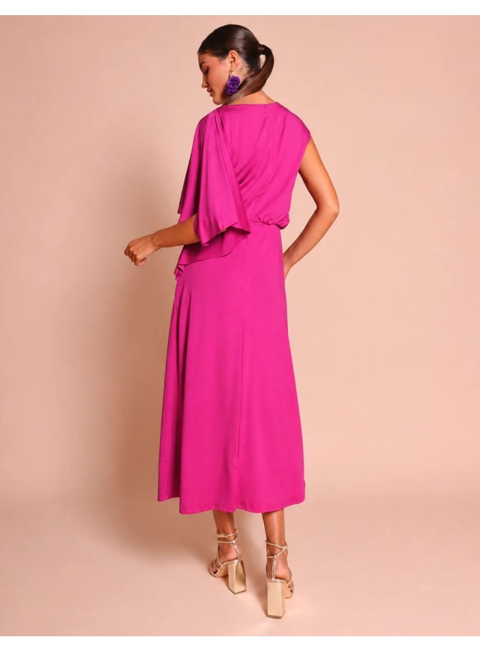 Robe midi en maille soyeuse, drapée, avec une...