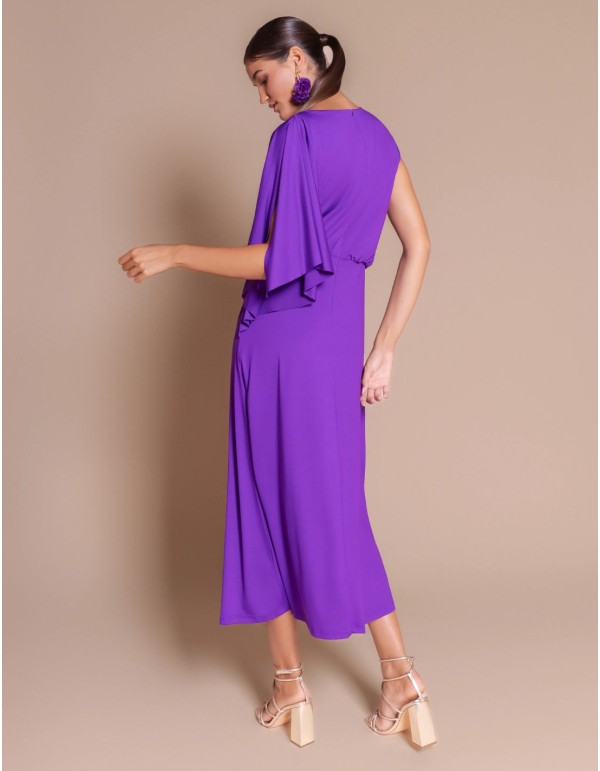 Vestido midi de punto sedoso con drapeado y manga asimétrica morado 2