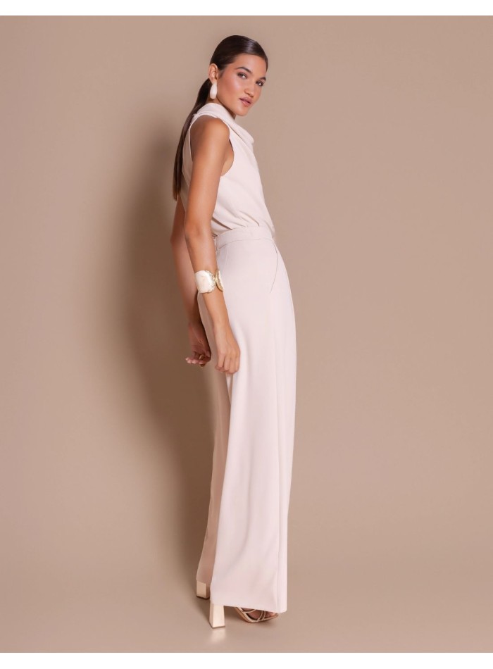 Blusa de crepé con cuello halter en color crema