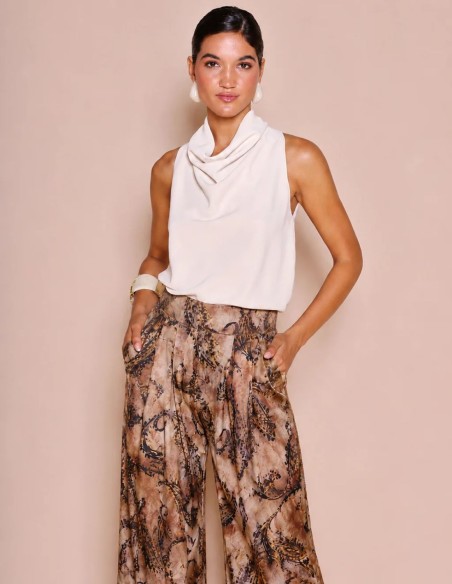 Blouse en crêpe à col licou drapé, couleur crème