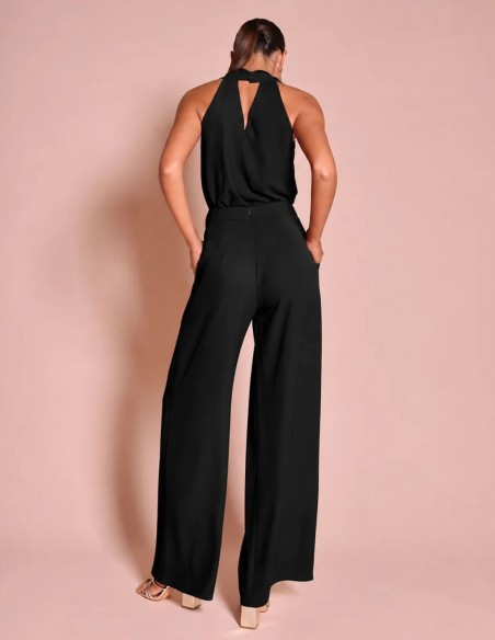 Blouse en crêpe noire à col licou drapé