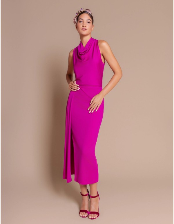 Robe midi en maille soyeuse fuchsia avec encolure dos nu...