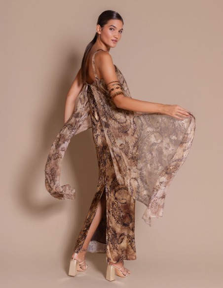 Vestido largo estampado con escote capa de gasa para invitada