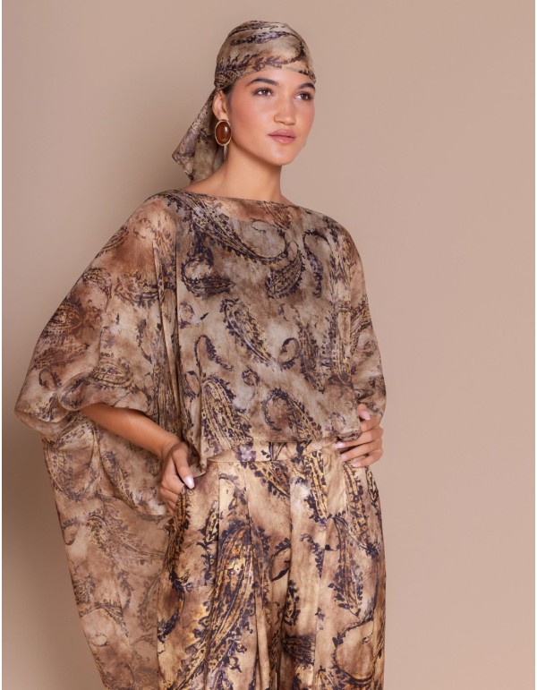 Triangular printed gauze scarf