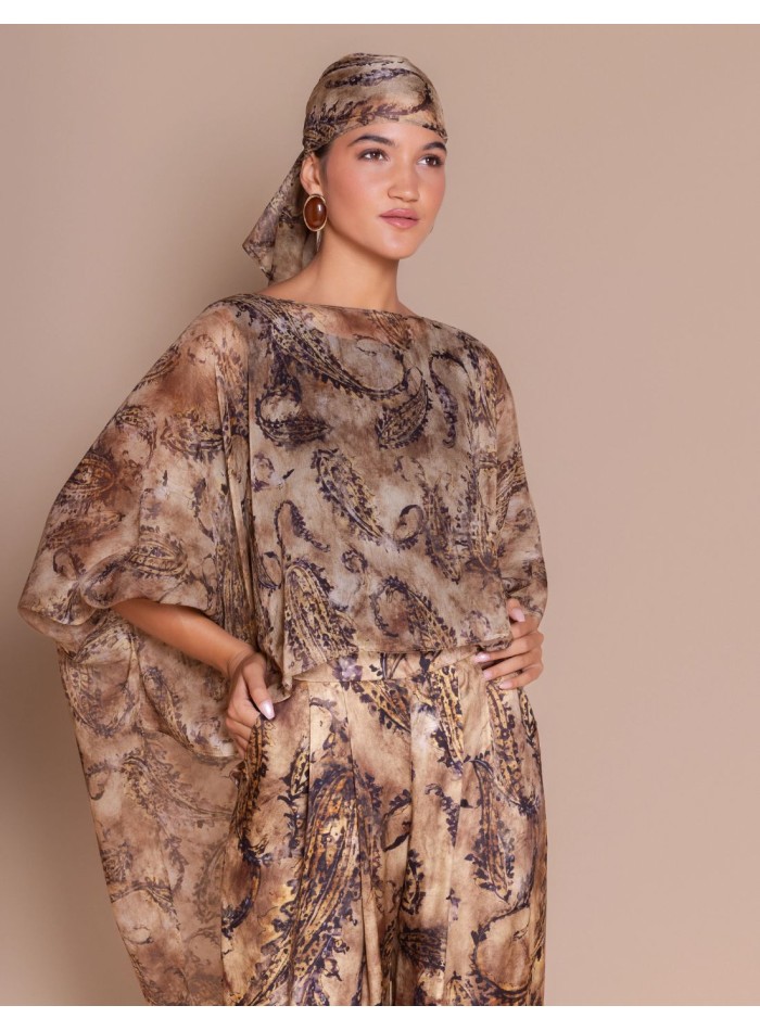 Triangular printed gauze scarf
