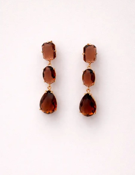 Boucles d'oreilles dorées ornées de cristaux pour une invitée