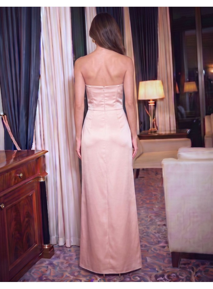 Vestido largo con escote palabra de honor